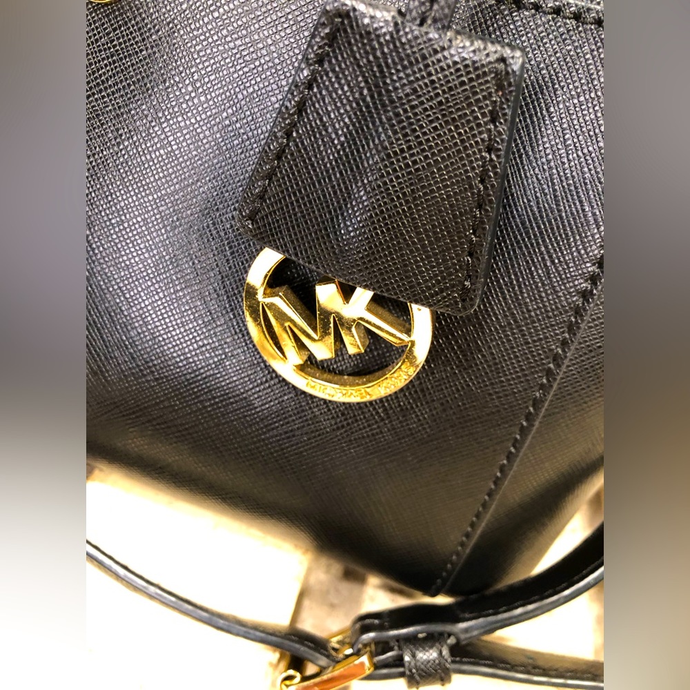 💥Moving to @the_bag_guy💥Michael Kors - Greenwich Large Saffiano Leather Tote - Picture 4 of 15